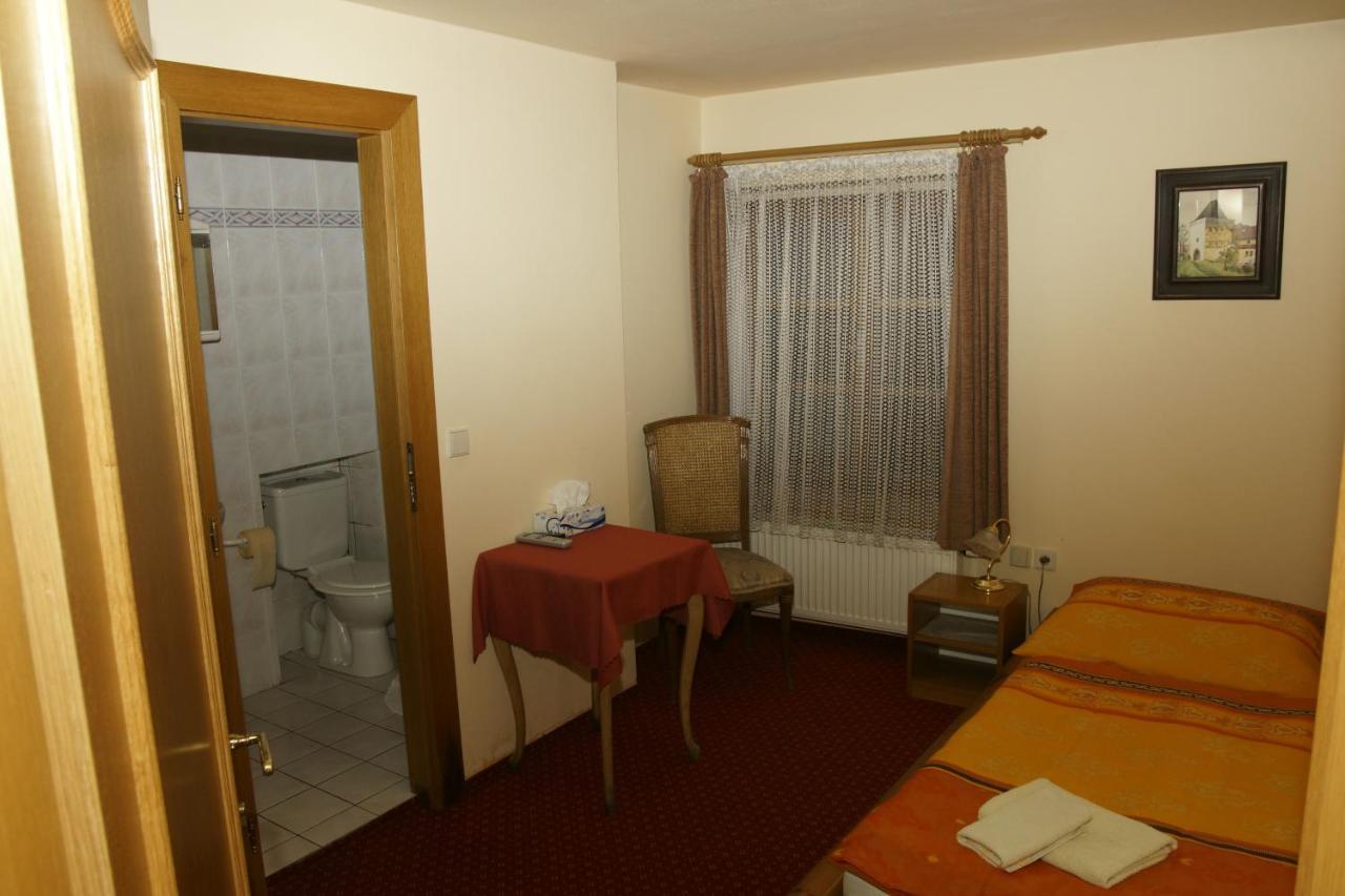 Hotel U Zlateho Andela Pardubice Cameră foto